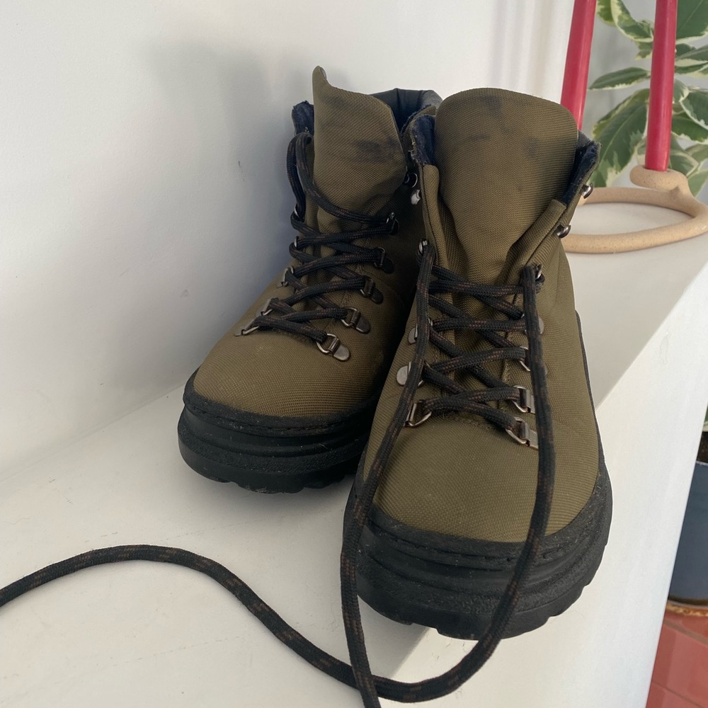 Alice + Whittles (Thesus) olive green hiking boots